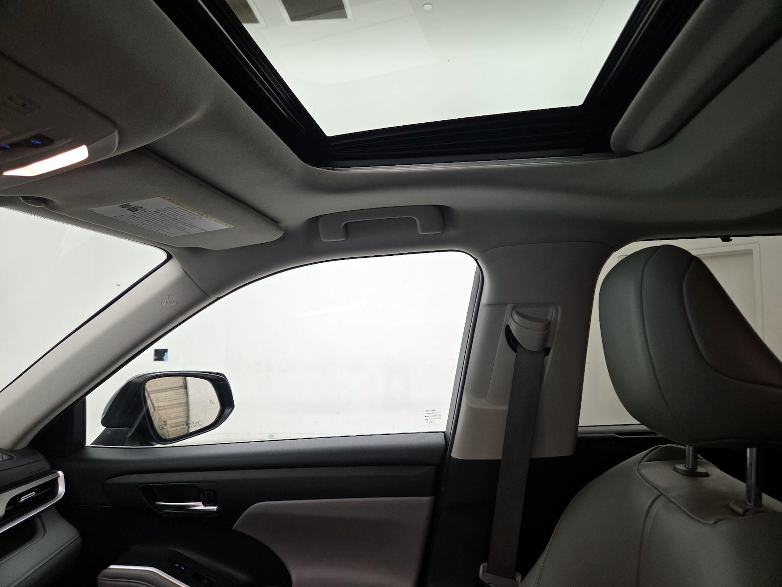 Sunroof(s) & Overhead Airbags