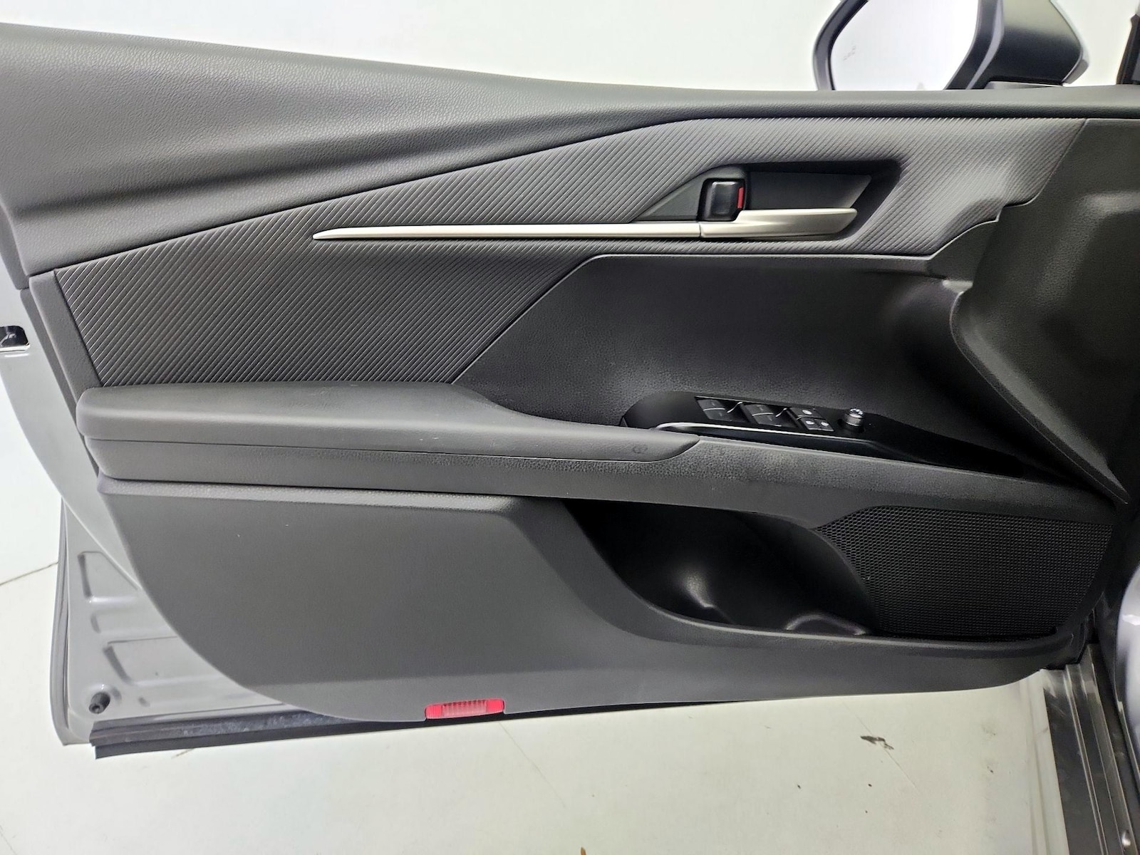 2026 Toyota Camry SE - Photo 13