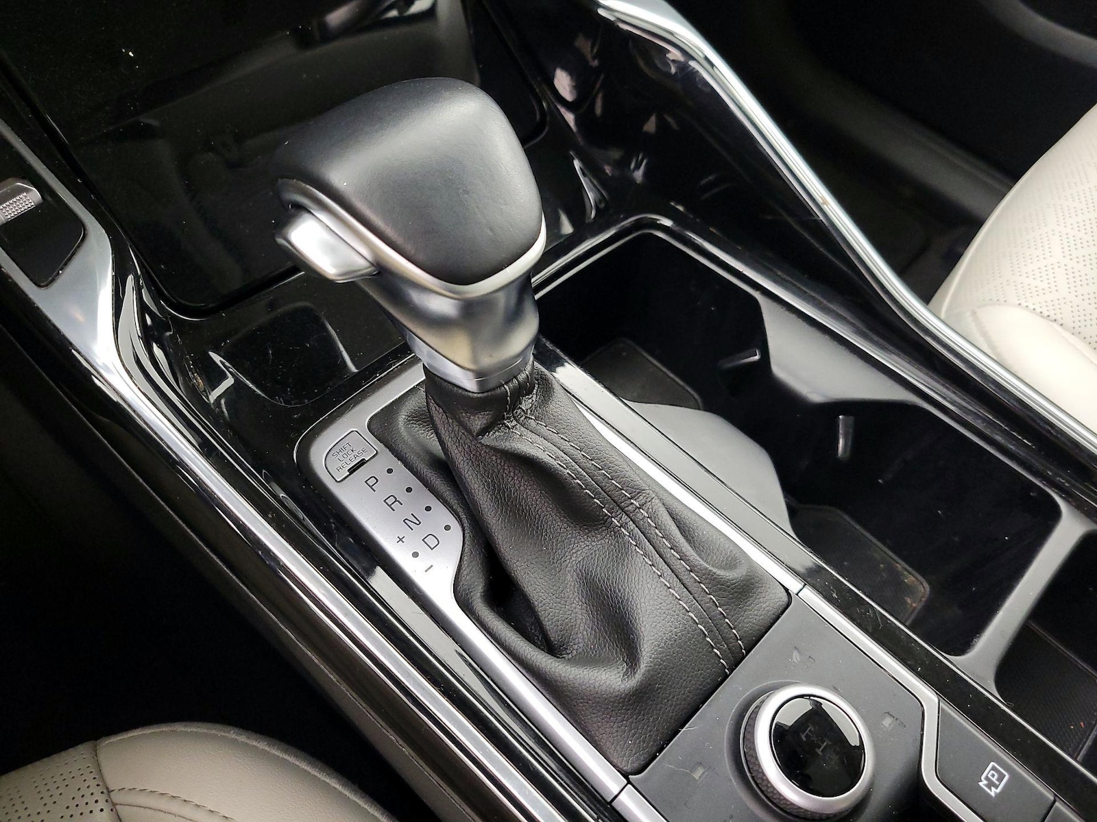 2023 Kia Sorento SX - Photo 19