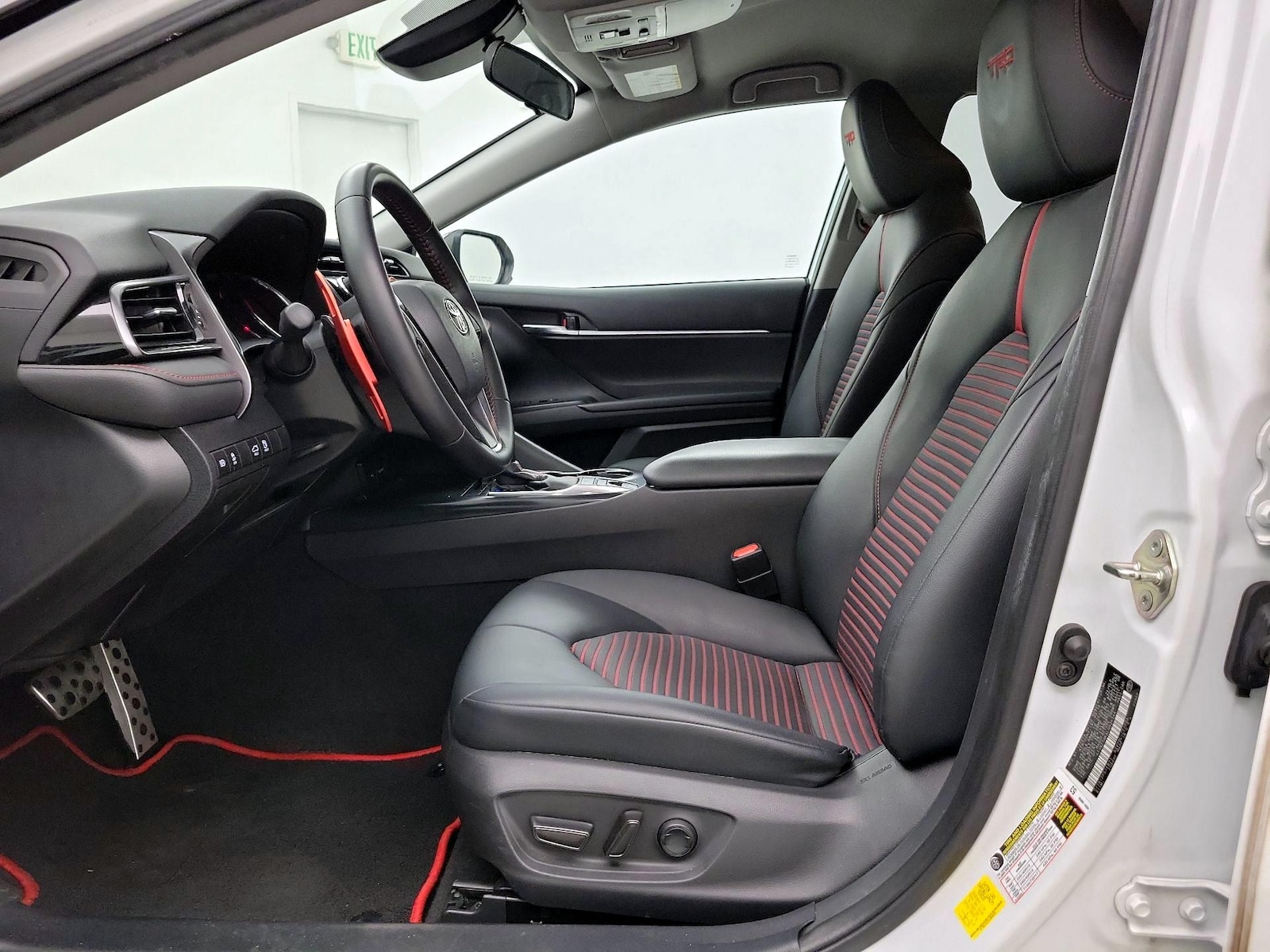 Power Seat(s) & Side Airbags