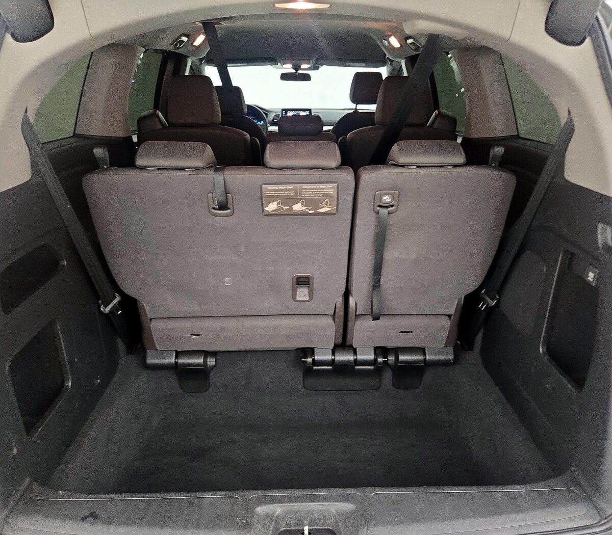 Trunk/Cargo (Seats Up)