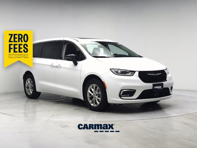 White 2024 Chrysler Pacifica Minivan All-Wheel Drive Automatic