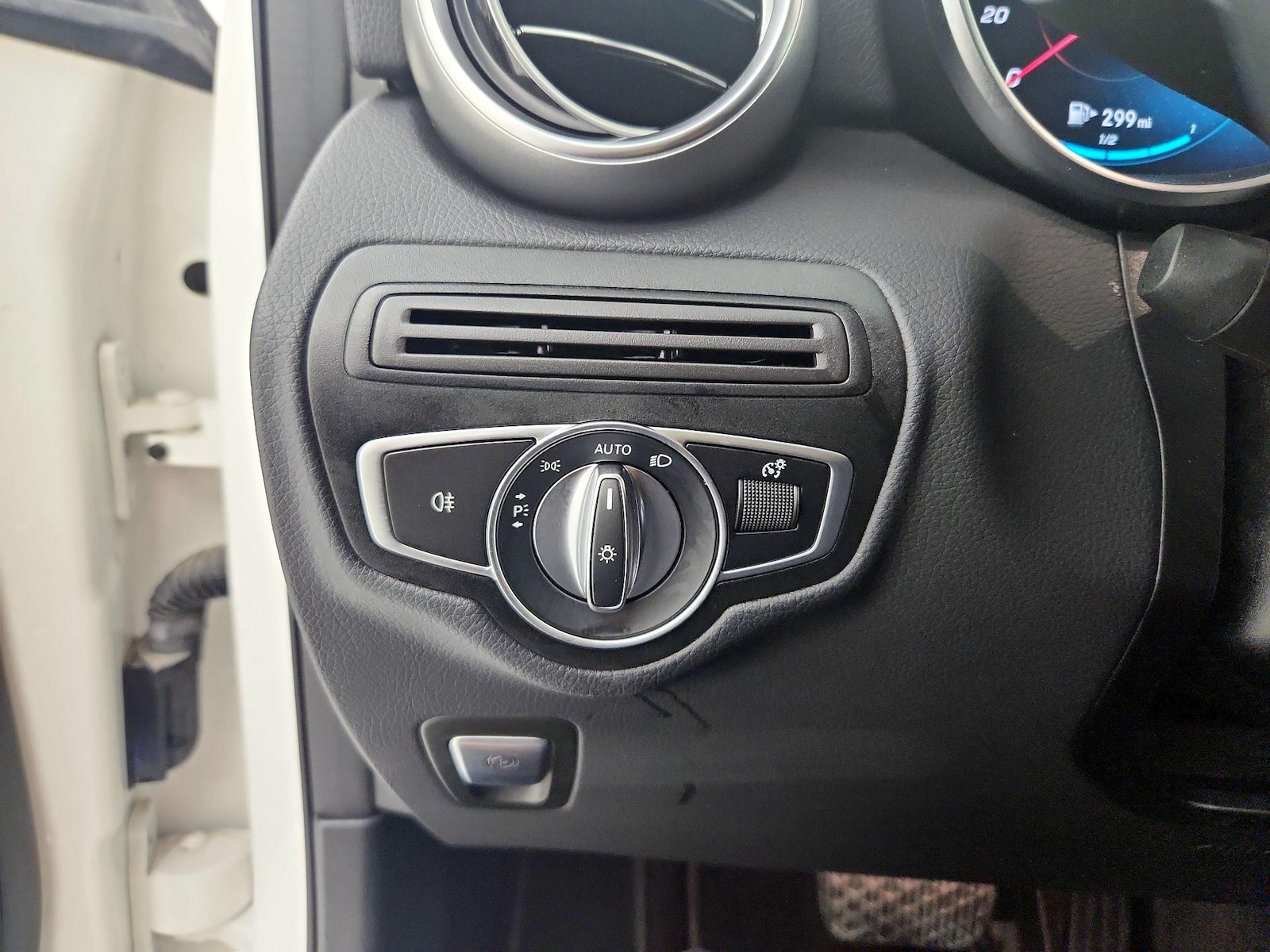 2022 Mercedes-Benz GLC GLC300 - Photo 14