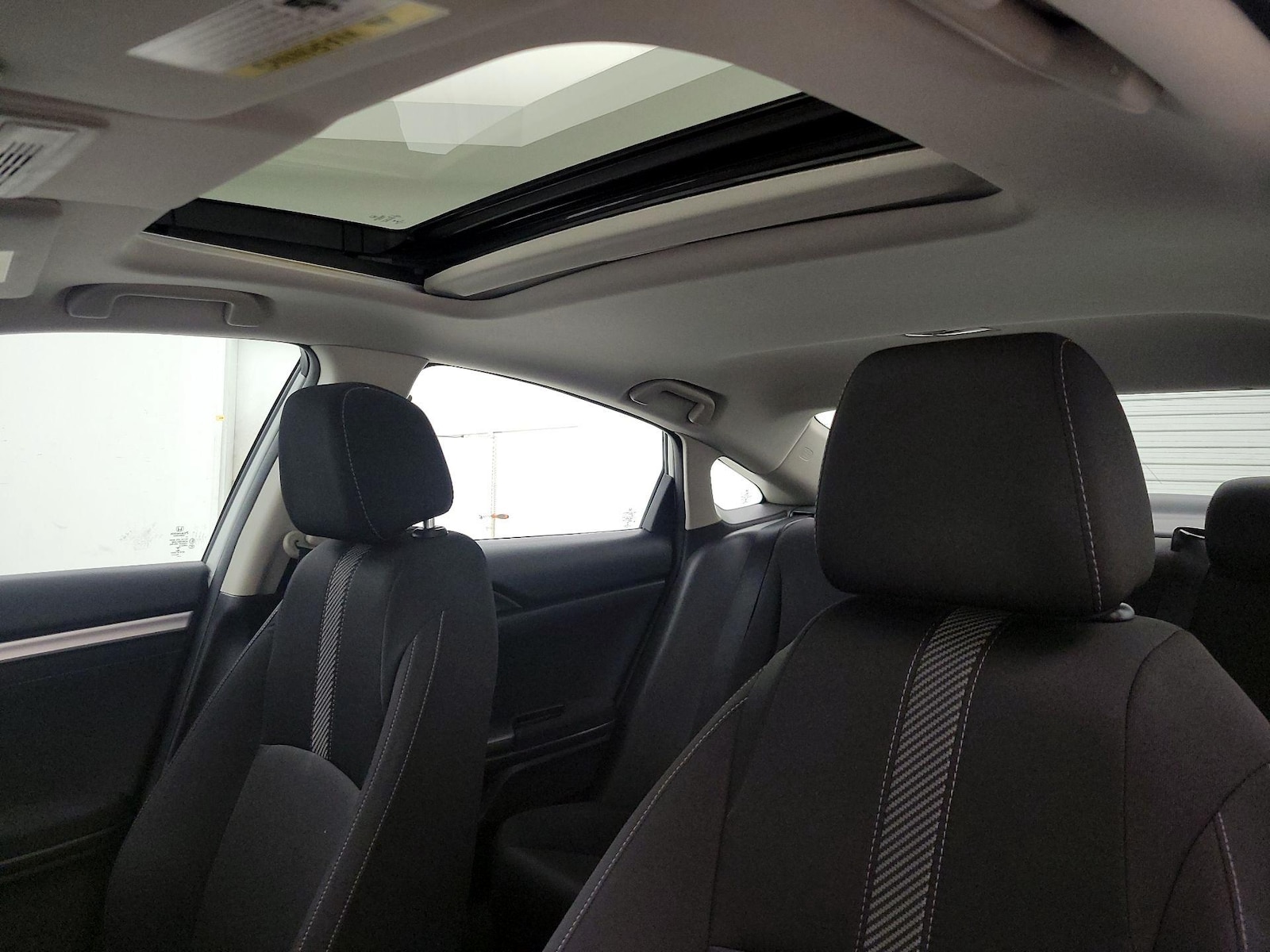 Sunroof(s) & Overhead Airbags