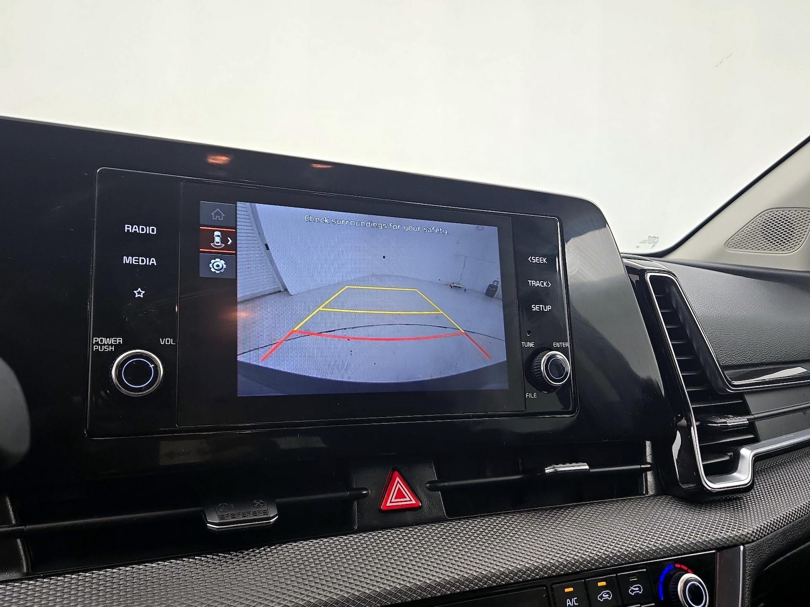 2023 Kia Sportage LX Hybrid - Photo 15