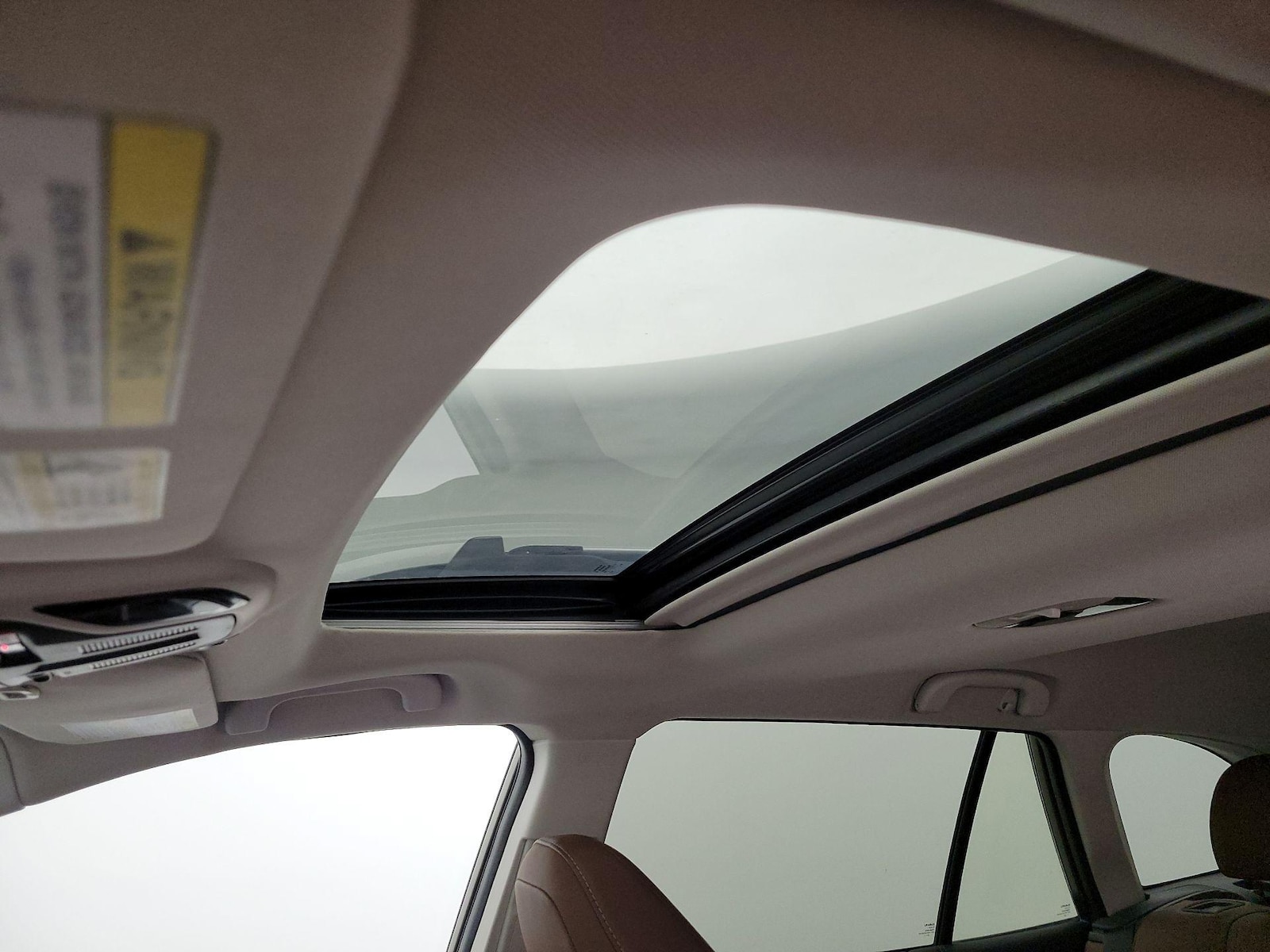 Sunroof(s) & Overhead Airbags