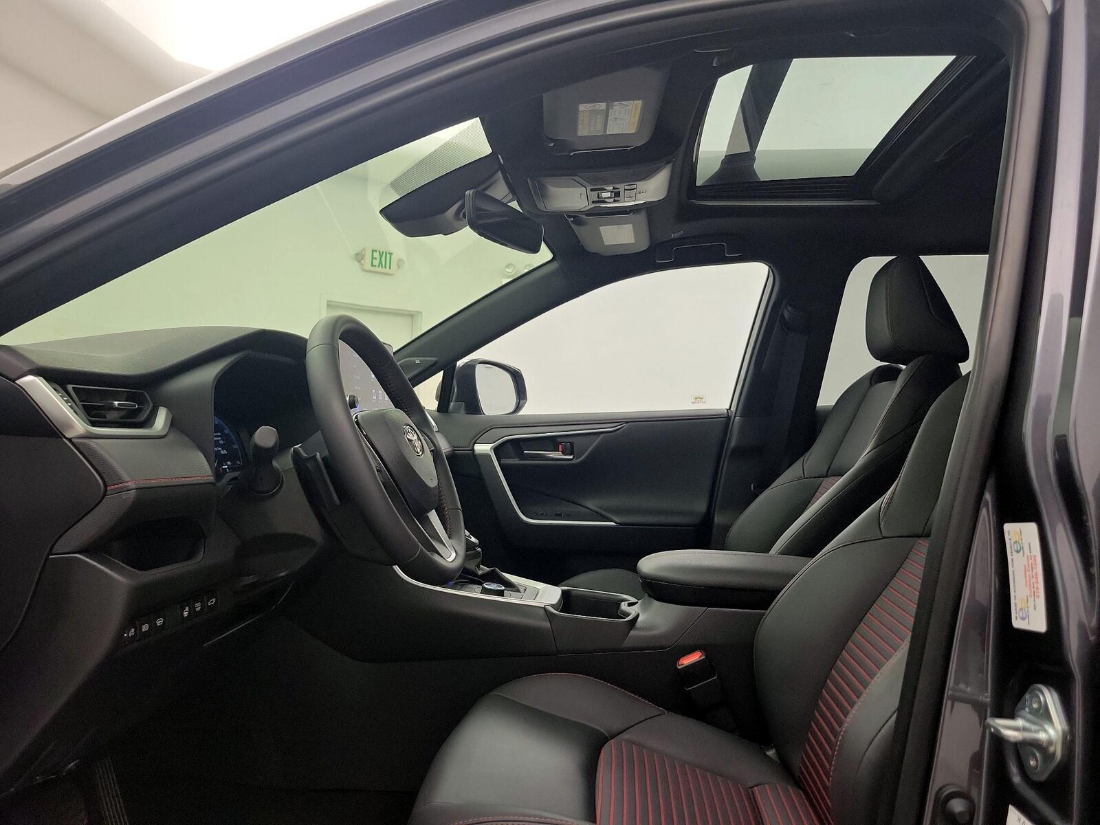 Sunroof(s) & Overhead Airbags