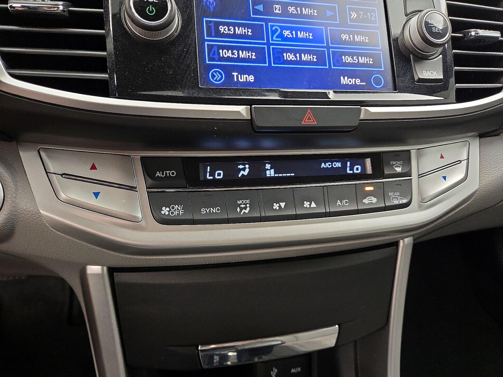 2015 Honda Accord EX-L - Photo 17
