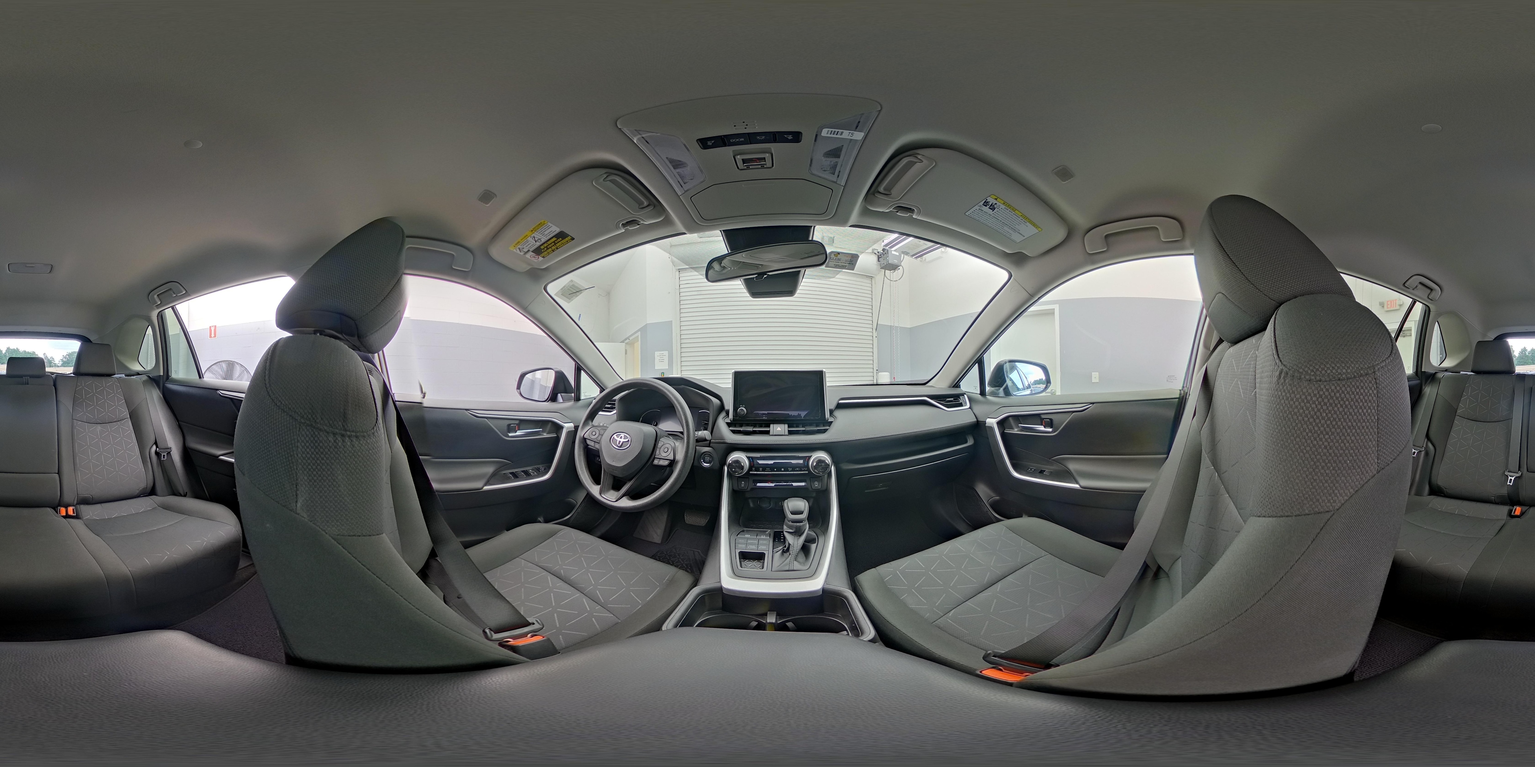 2024 Toyota RAV4 XLE - Photo 24