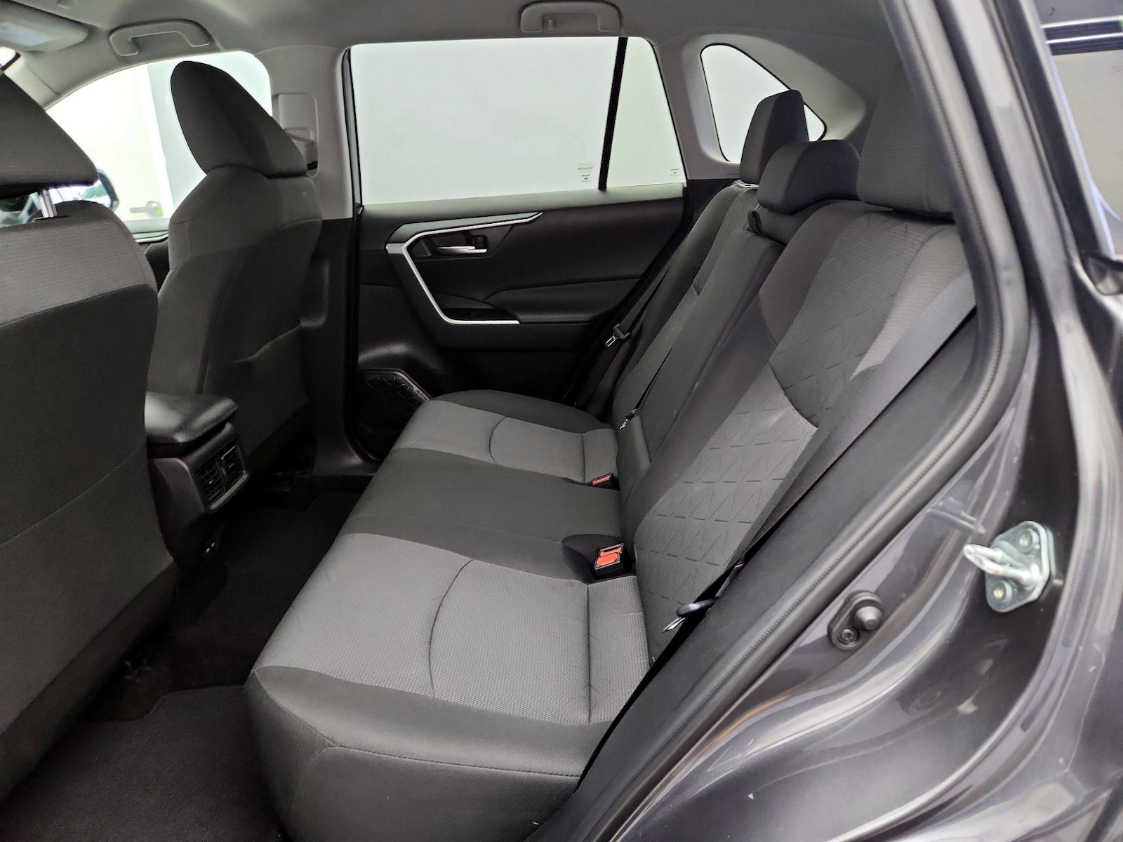 2024 Toyota RAV4 XLE - Photo 20