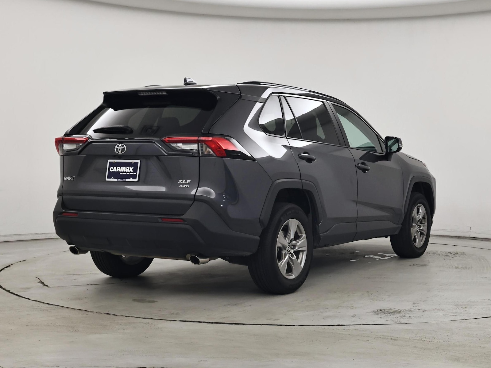 2024 Toyota RAV4 XLE - Photo 9