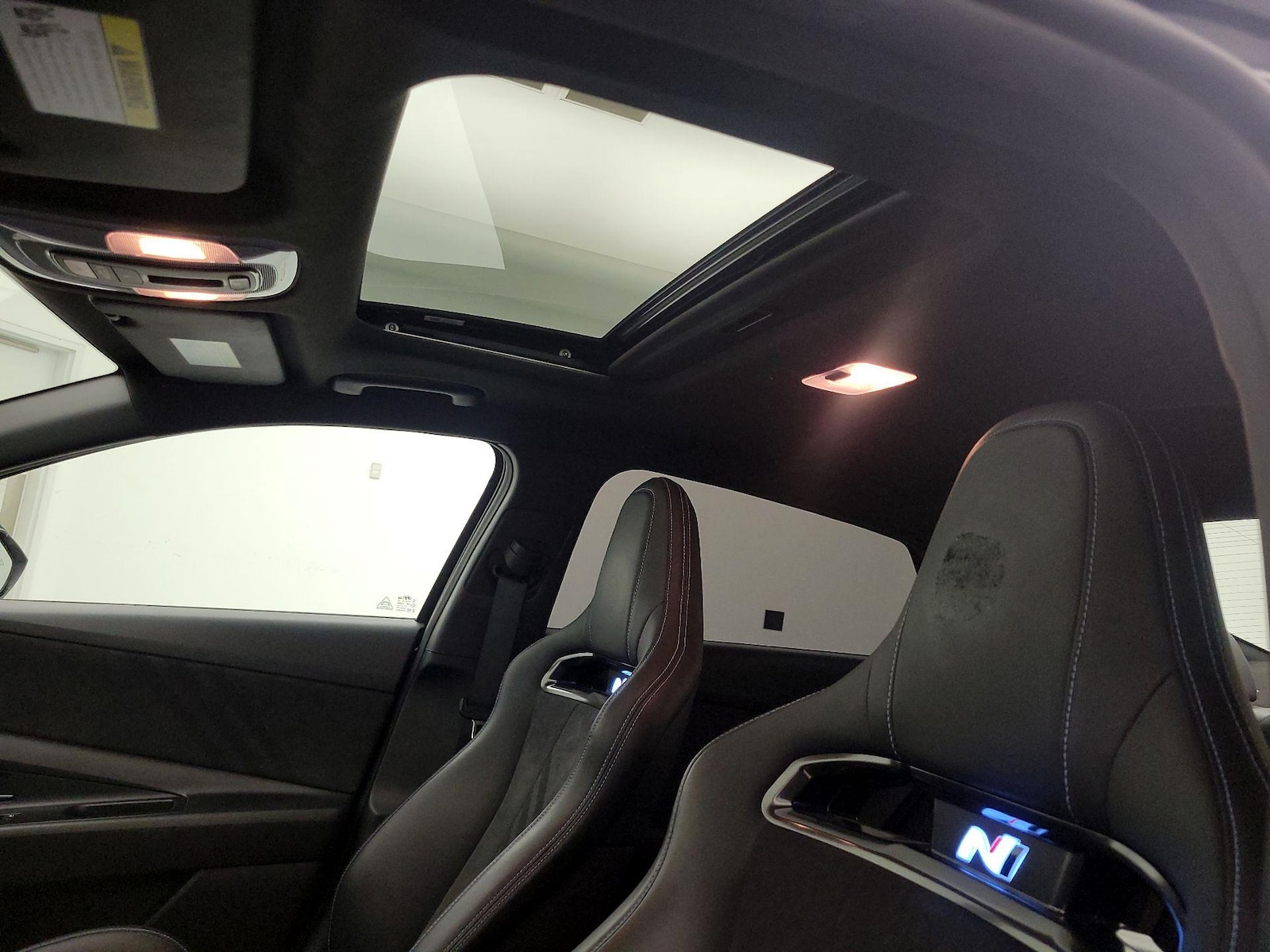 2022 Hyundai Elantra N - Photo 20