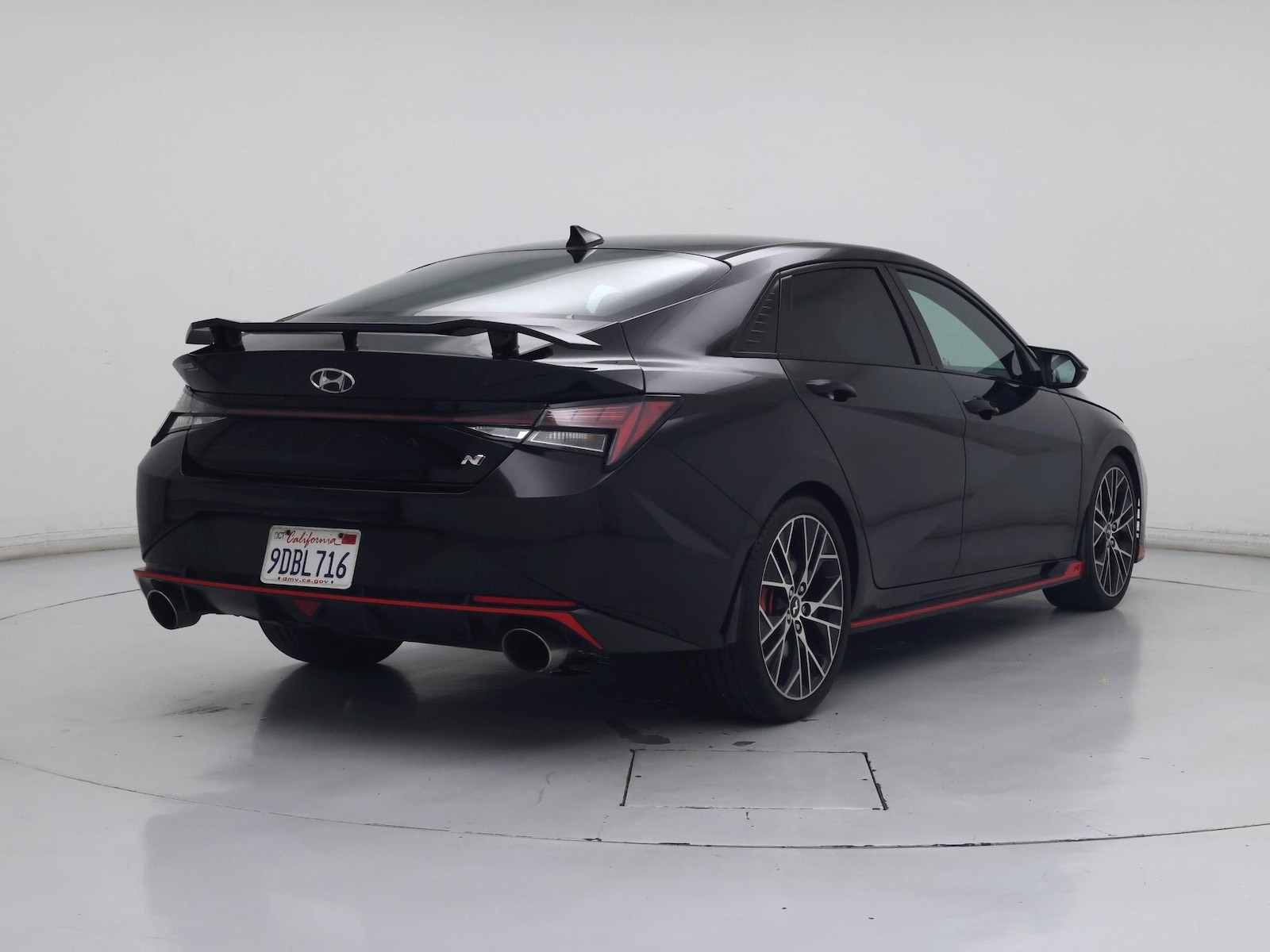 2022 Hyundai Elantra N - Photo 9