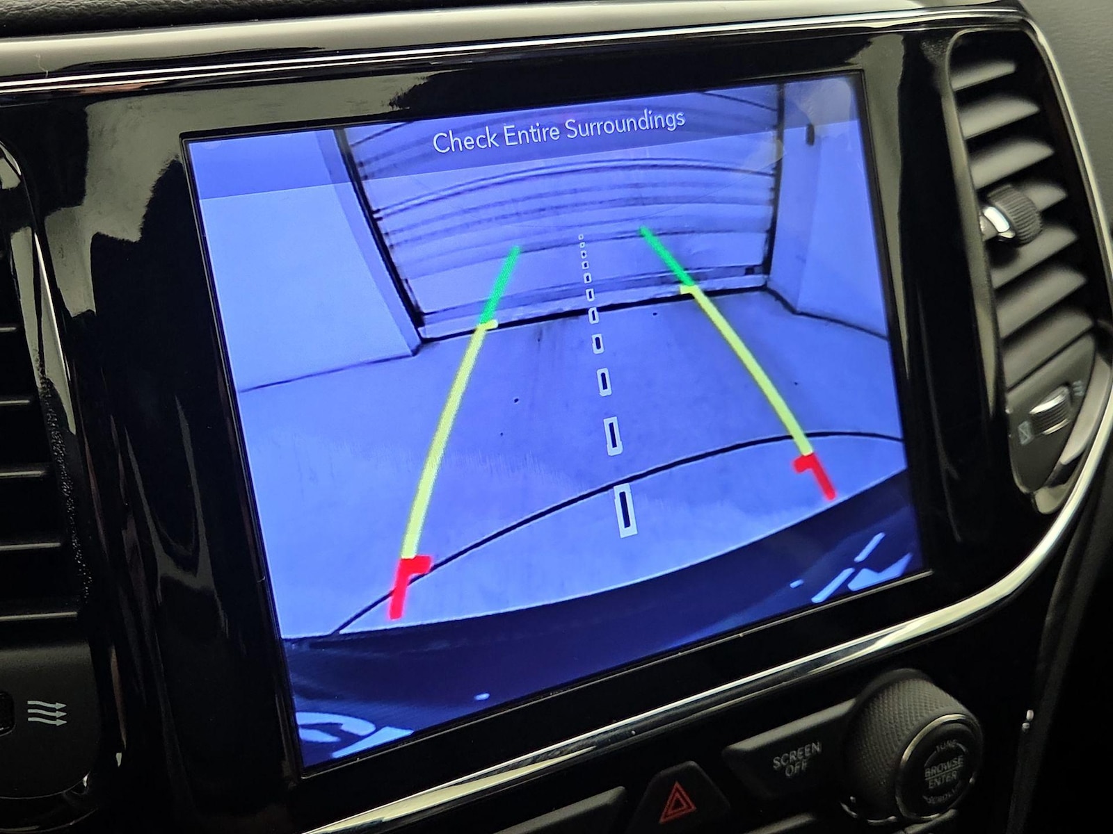 2019 Jeep Grand Cherokee Altitude - Photo 16