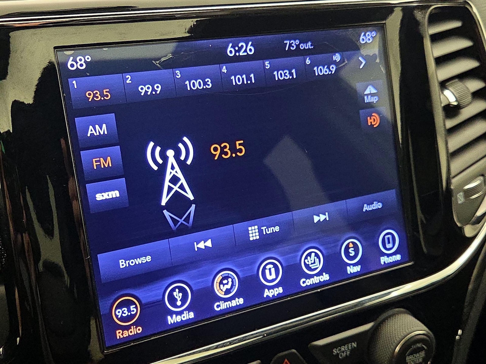 2019 Jeep Grand Cherokee Altitude - Photo 17