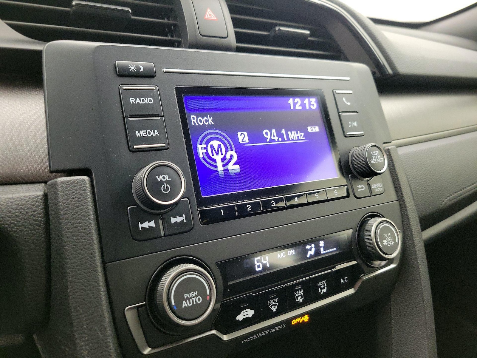 2019 Honda Civic Hatchback LX - Photo 16