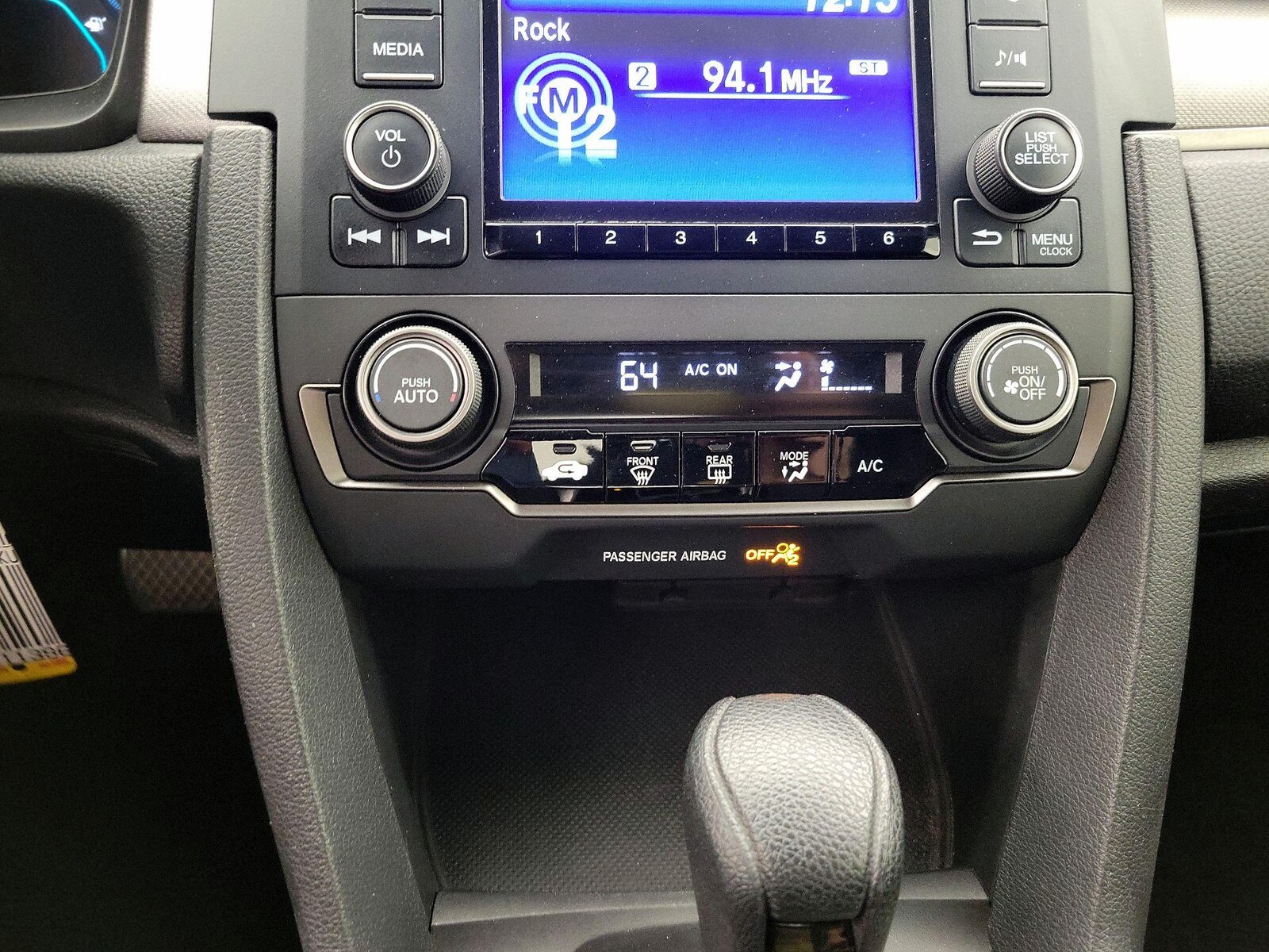 2019 Honda Civic Hatchback LX - Photo 17