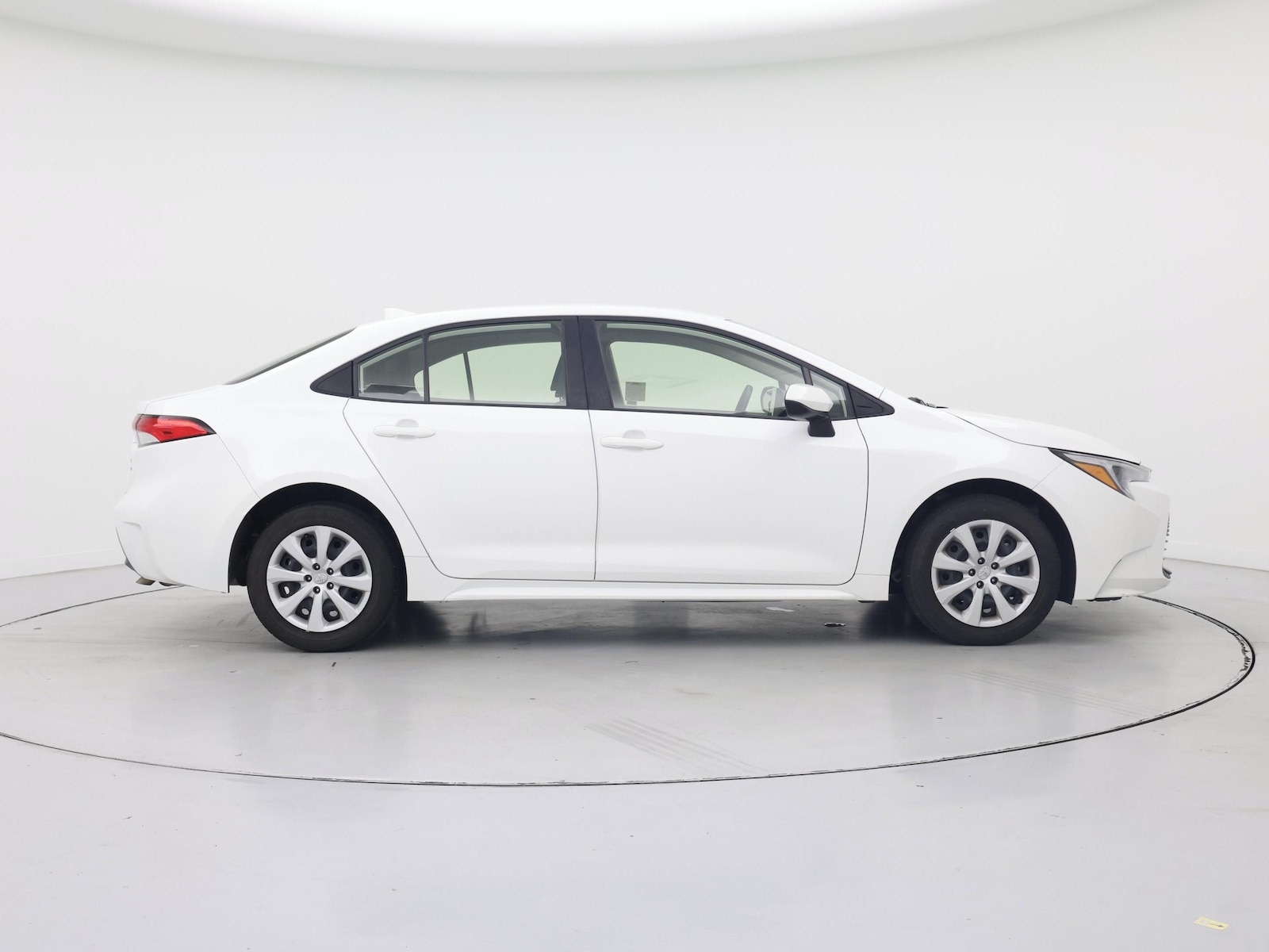 2025 Toyota Corolla LE - Photo 8