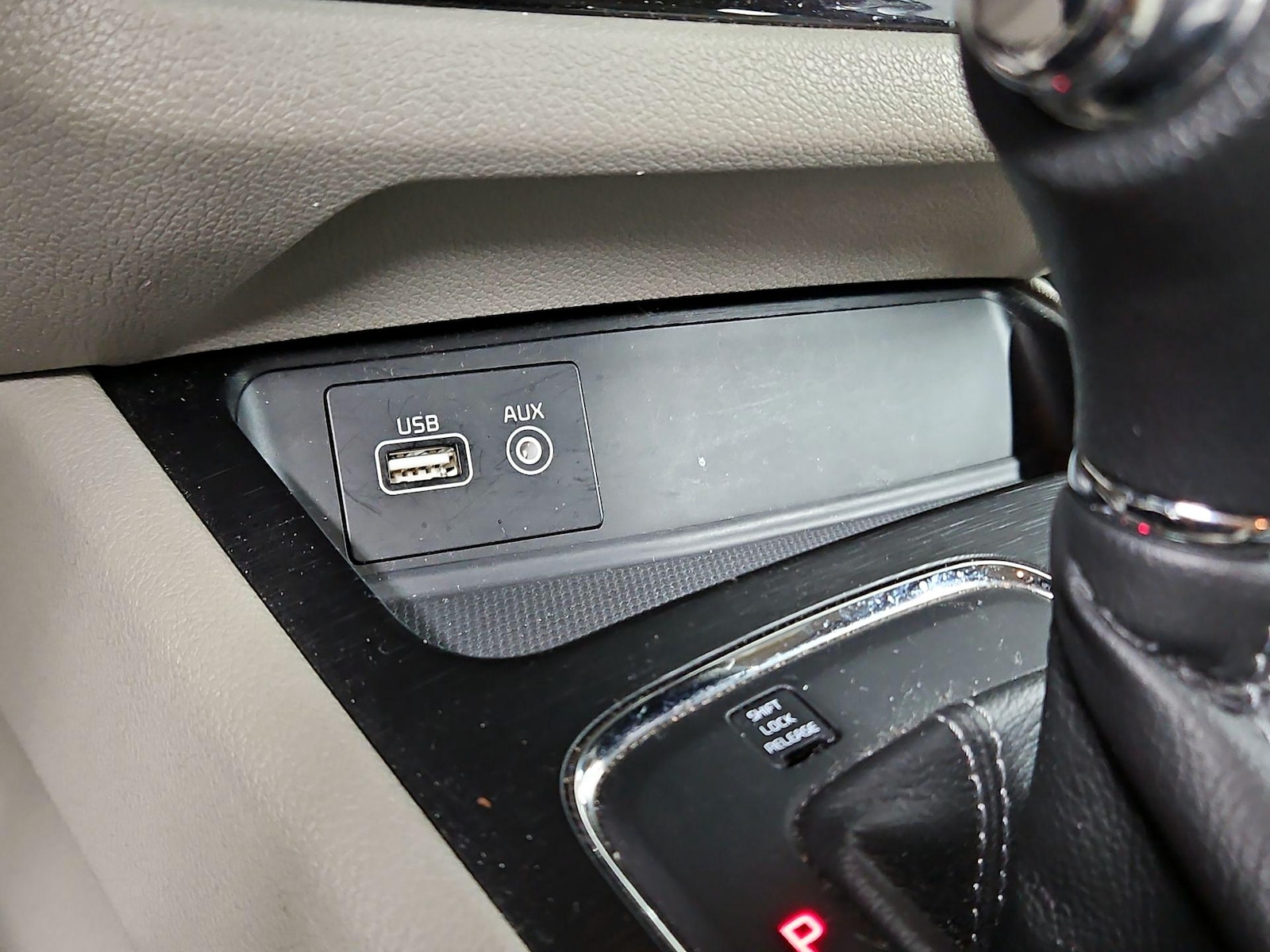 2017 Kia Sedona LX - Photo 19