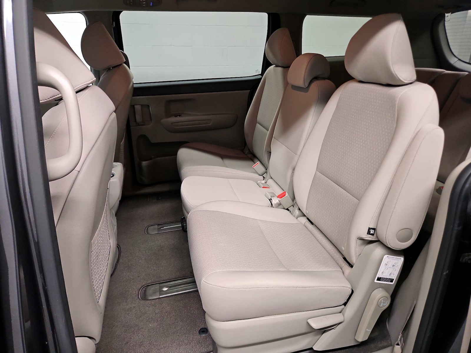 2017 Kia Sedona LX - Photo 20
