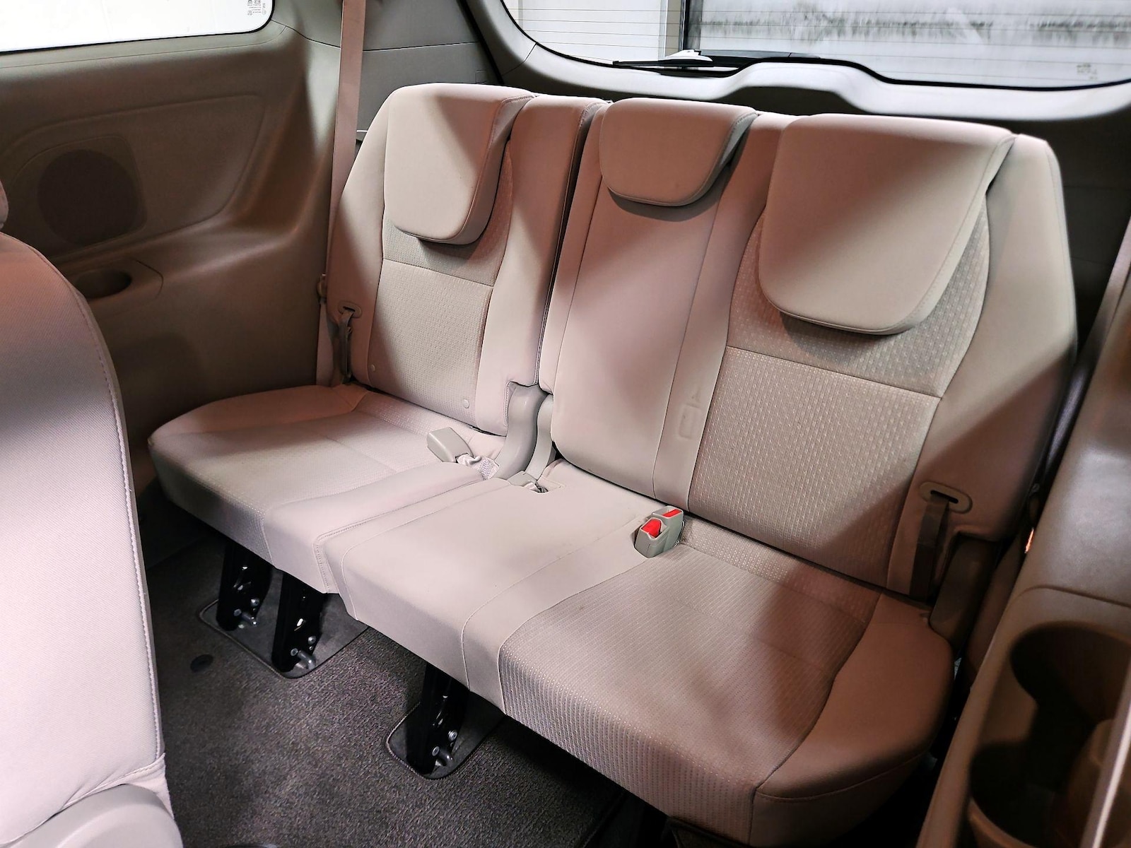 2017 Kia Sedona LX - Photo 21