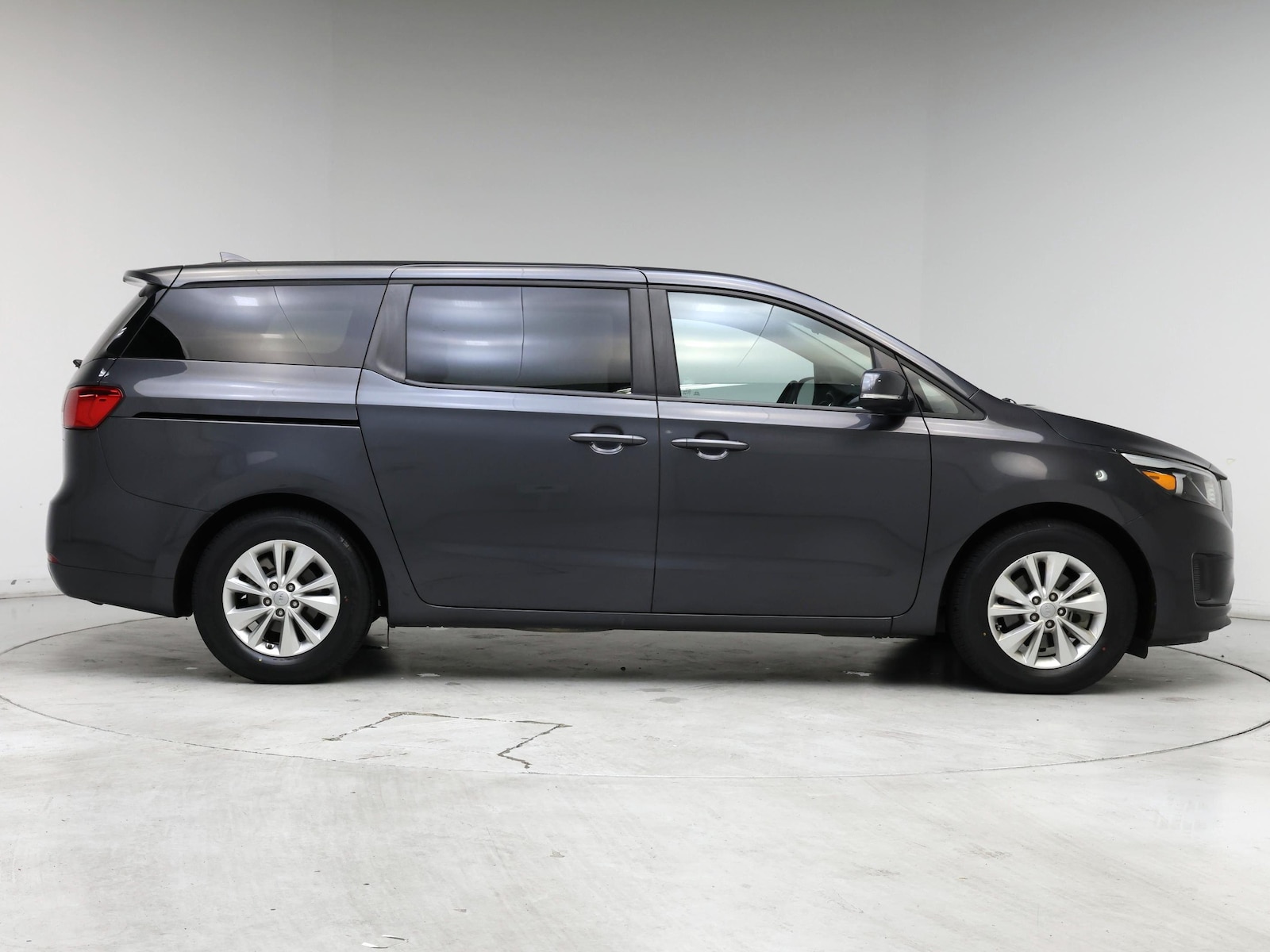2017 Kia Sedona LX - Photo 8