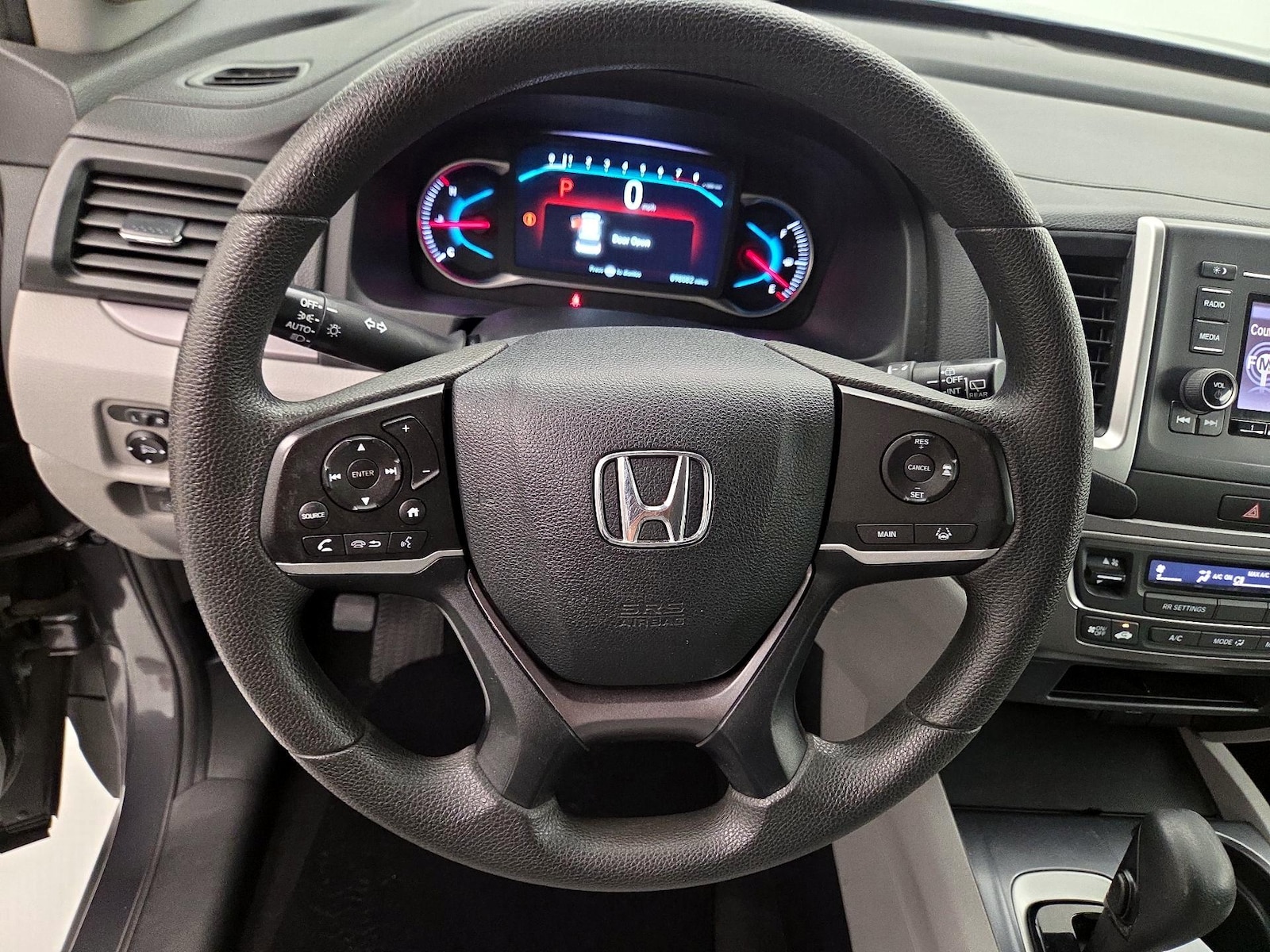 2019 Honda Pilot LX - Photo 11