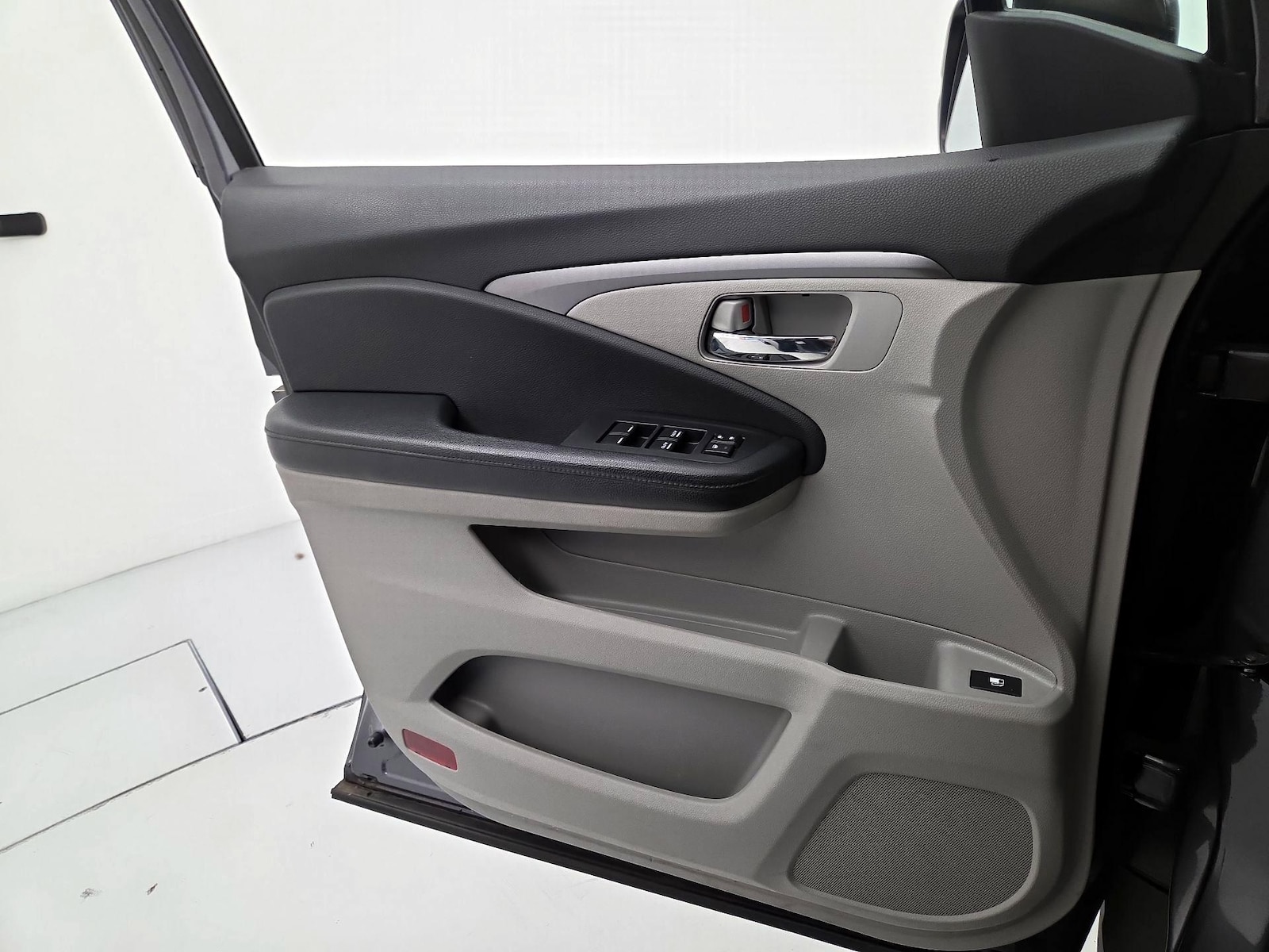 2019 Honda Pilot LX - Photo 13