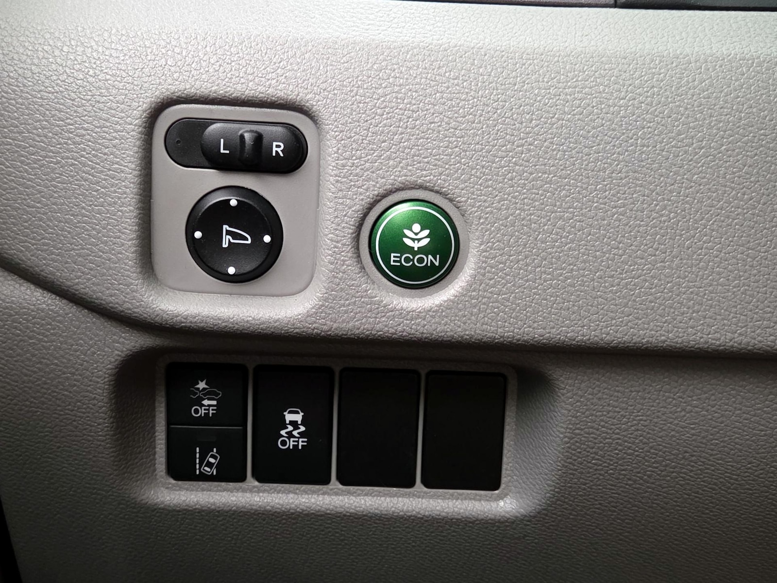 2019 Honda Pilot LX - Photo 14
