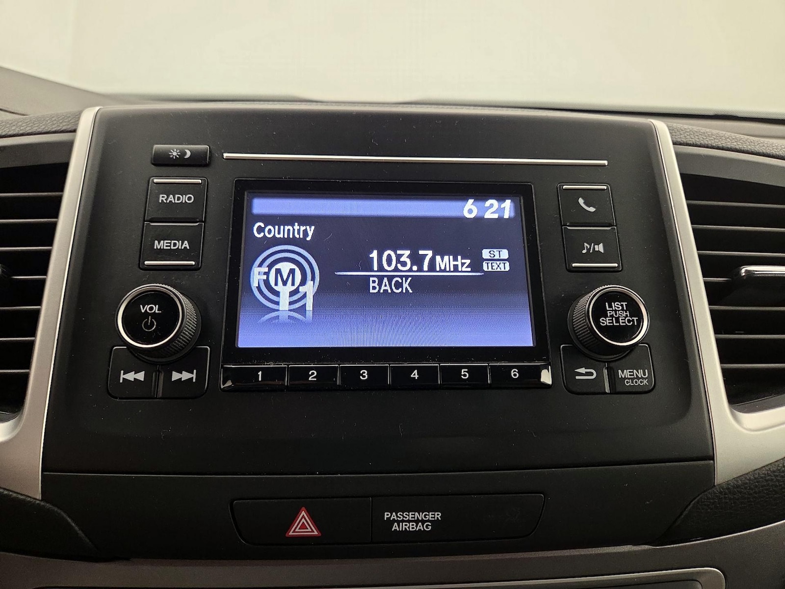 2019 Honda Pilot LX - Photo 16