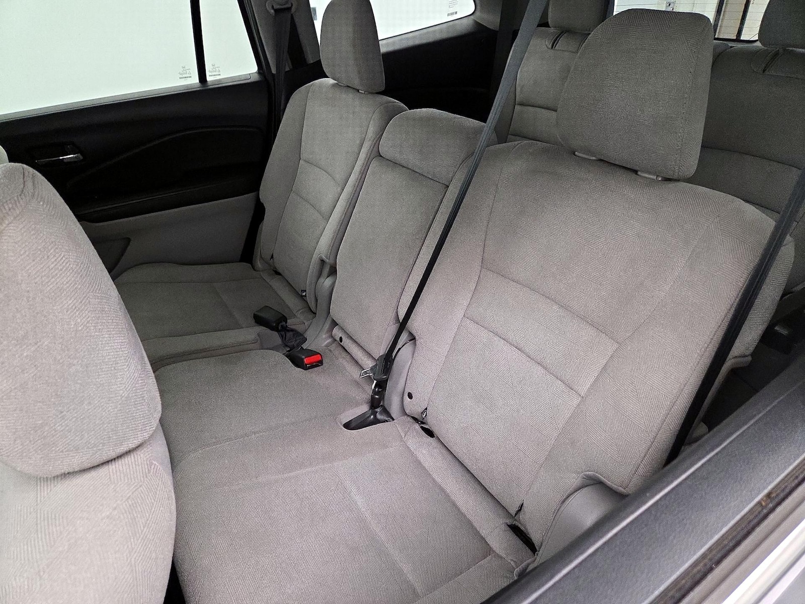 2019 Honda Pilot LX - Photo 20