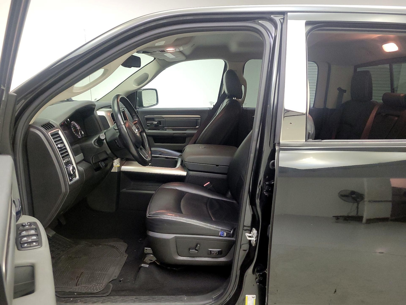 Power Seat(s) & Leather Seats