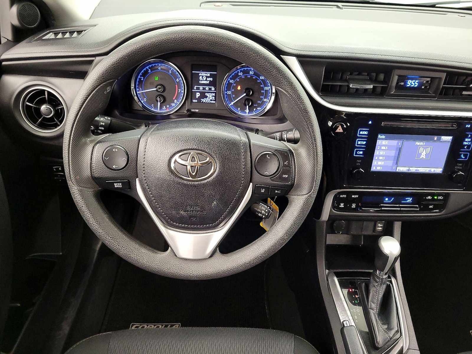 2019 Toyota Corolla LE - Photo 11