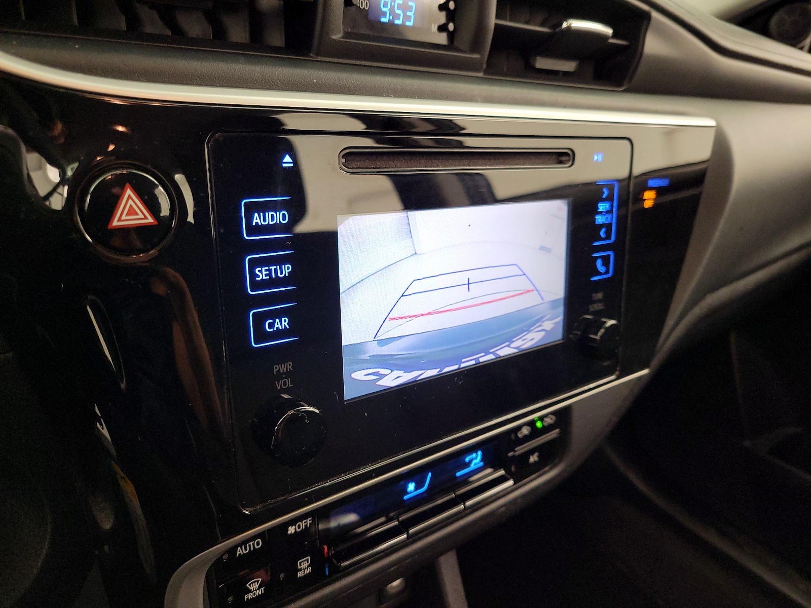 2019 Toyota Corolla LE - Photo 15