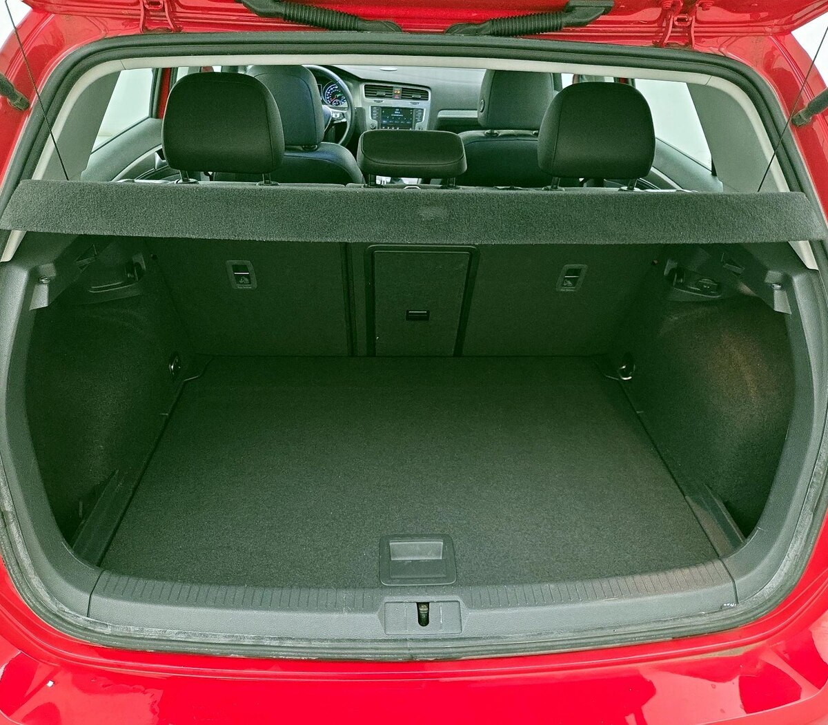 Trunk/Cargo (Seats Up)