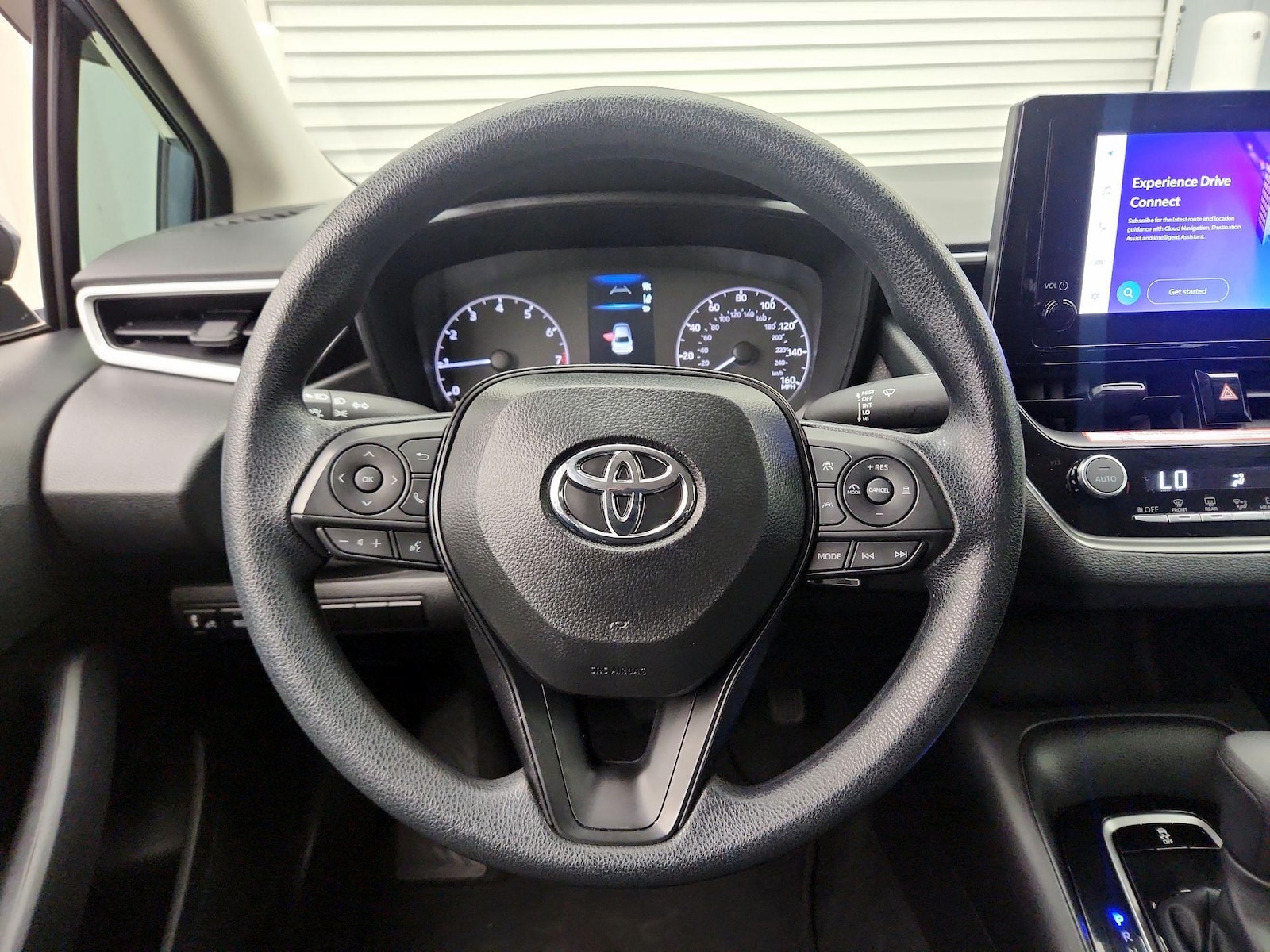 2025 Toyota Corolla LE - Photo 11
