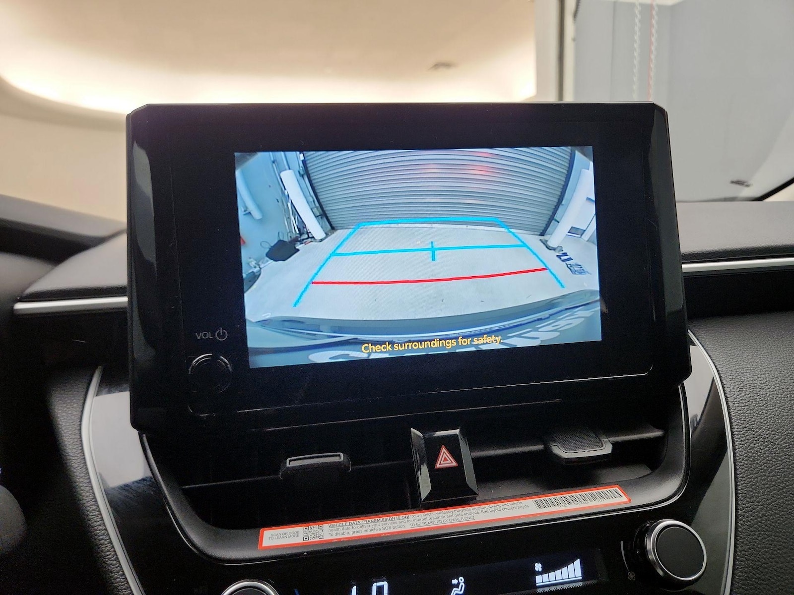 2025 Toyota Corolla LE - Photo 15