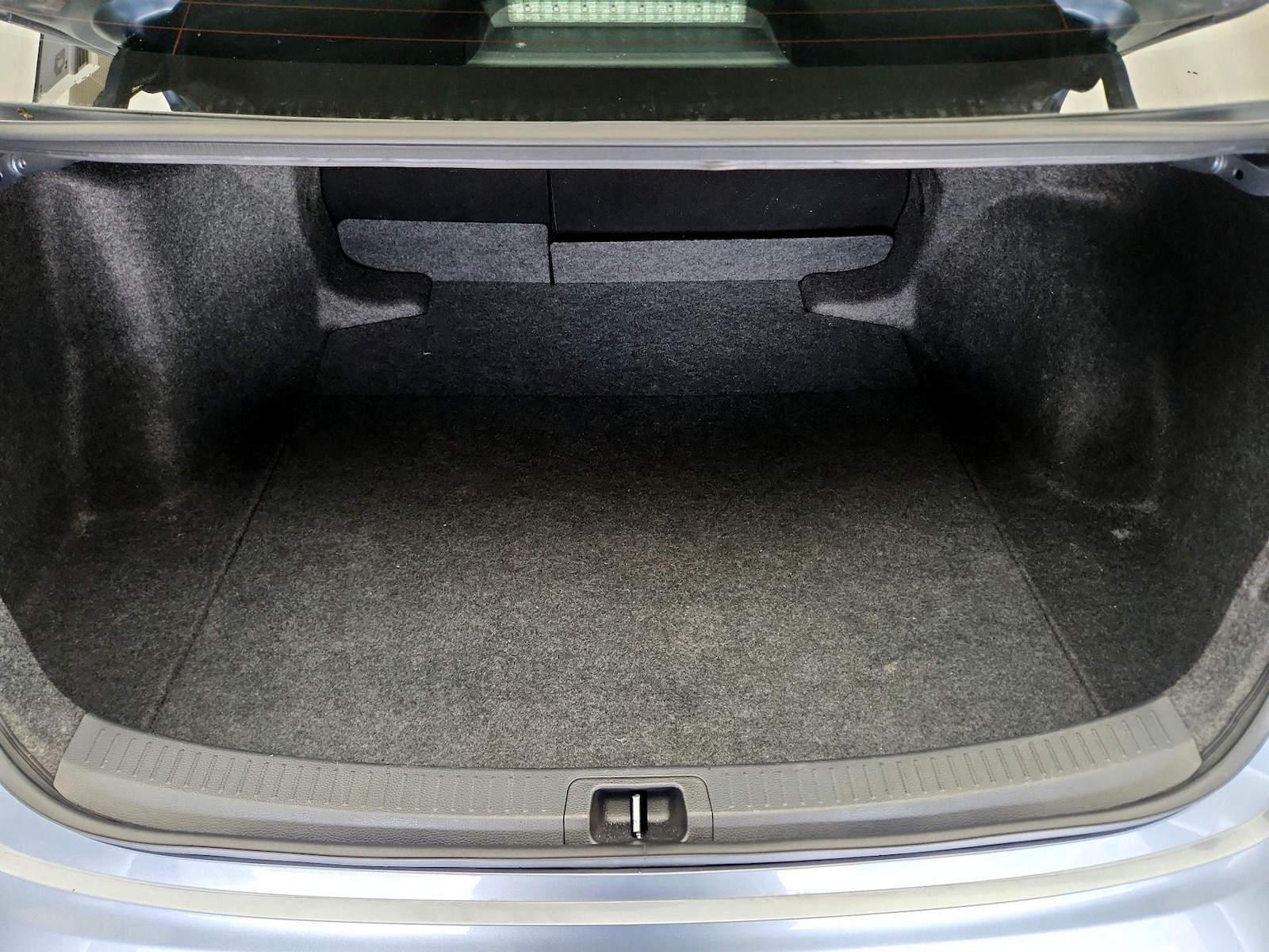 2025 Toyota Corolla LE - Photo 21
