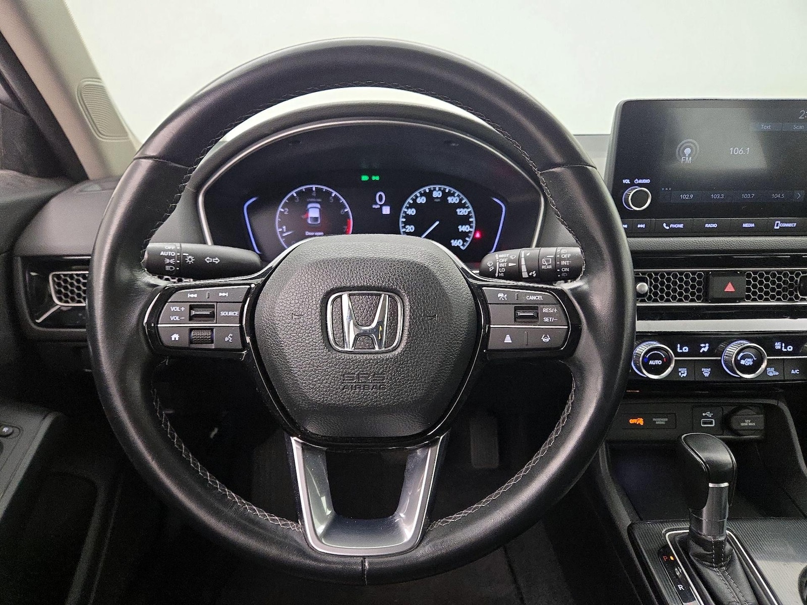 2022 Honda Civic Hatchback EX-L - Photo 11