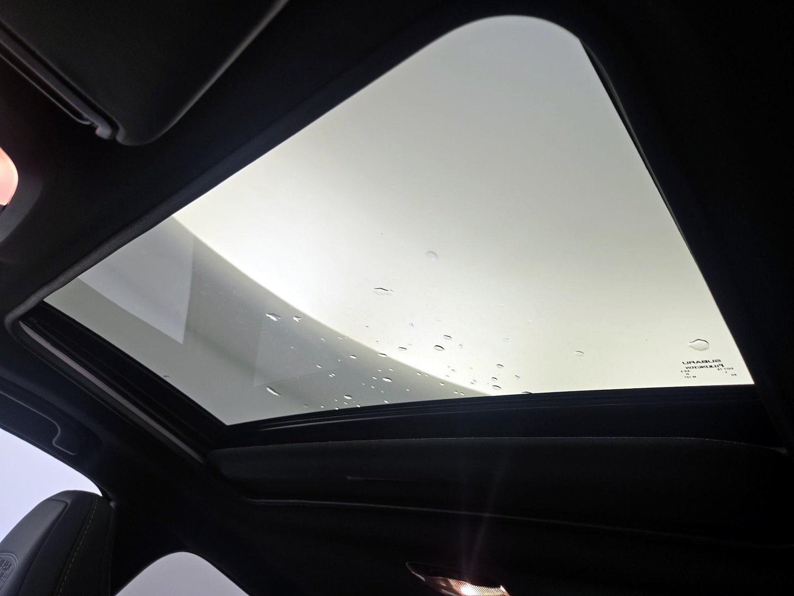 Sunroof(s) & Overhead Airbags