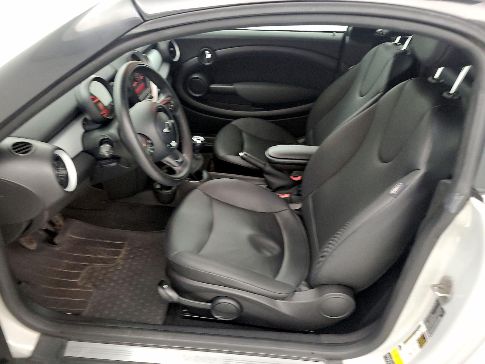 Side Airbags & Leatherette Seats