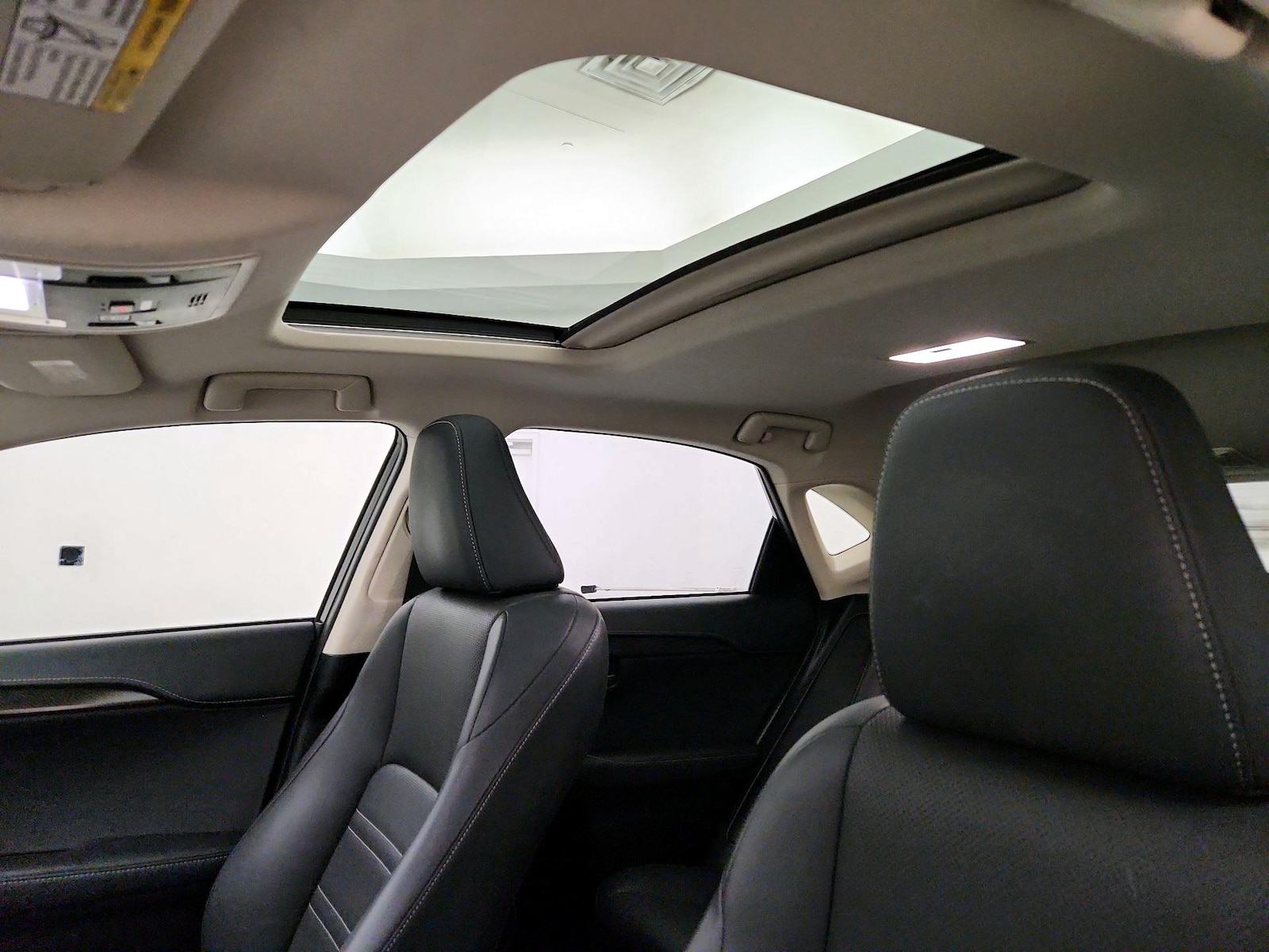 Sunroof(s) & Overhead Airbags