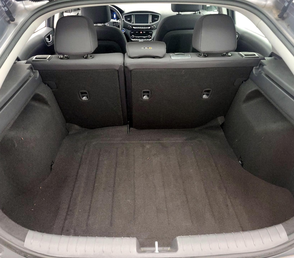 Trunk/Cargo (Seats Up)