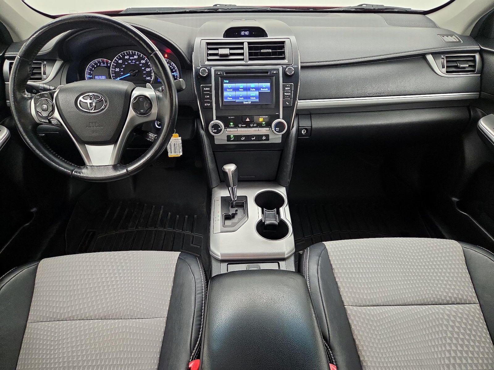 2014 Toyota Camry SE - Photo 10