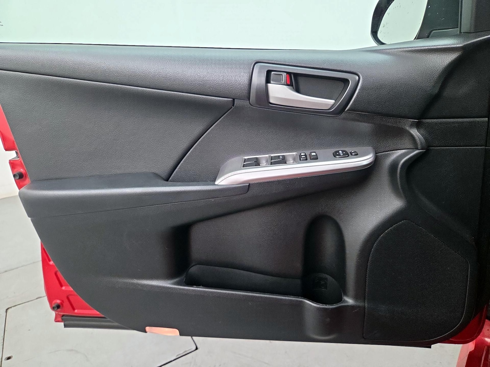 2014 Toyota Camry SE - Photo 13