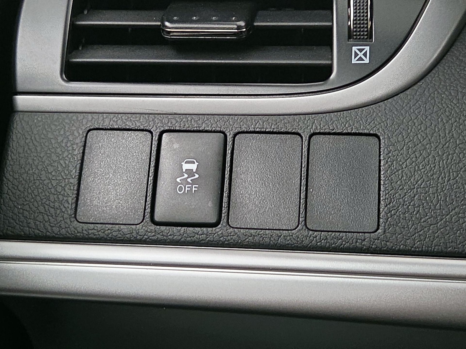 2014 Toyota Camry SE - Photo 14