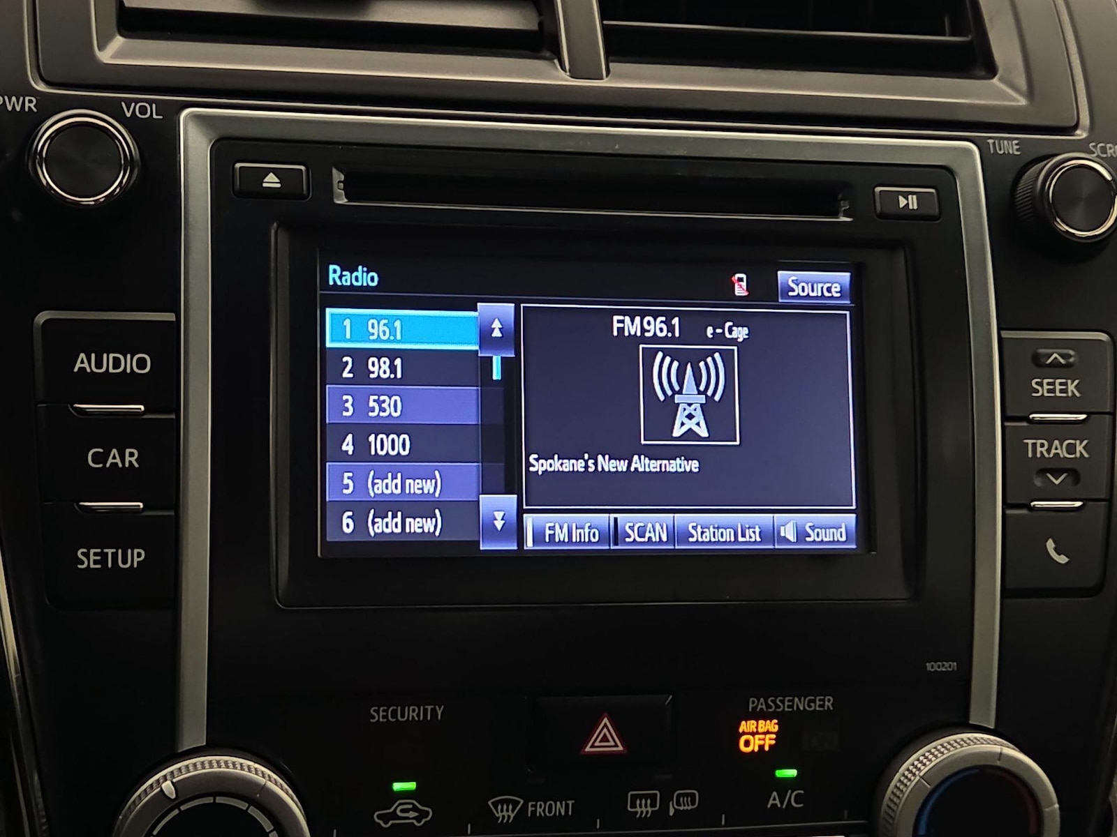 2014 Toyota Camry SE - Photo 16