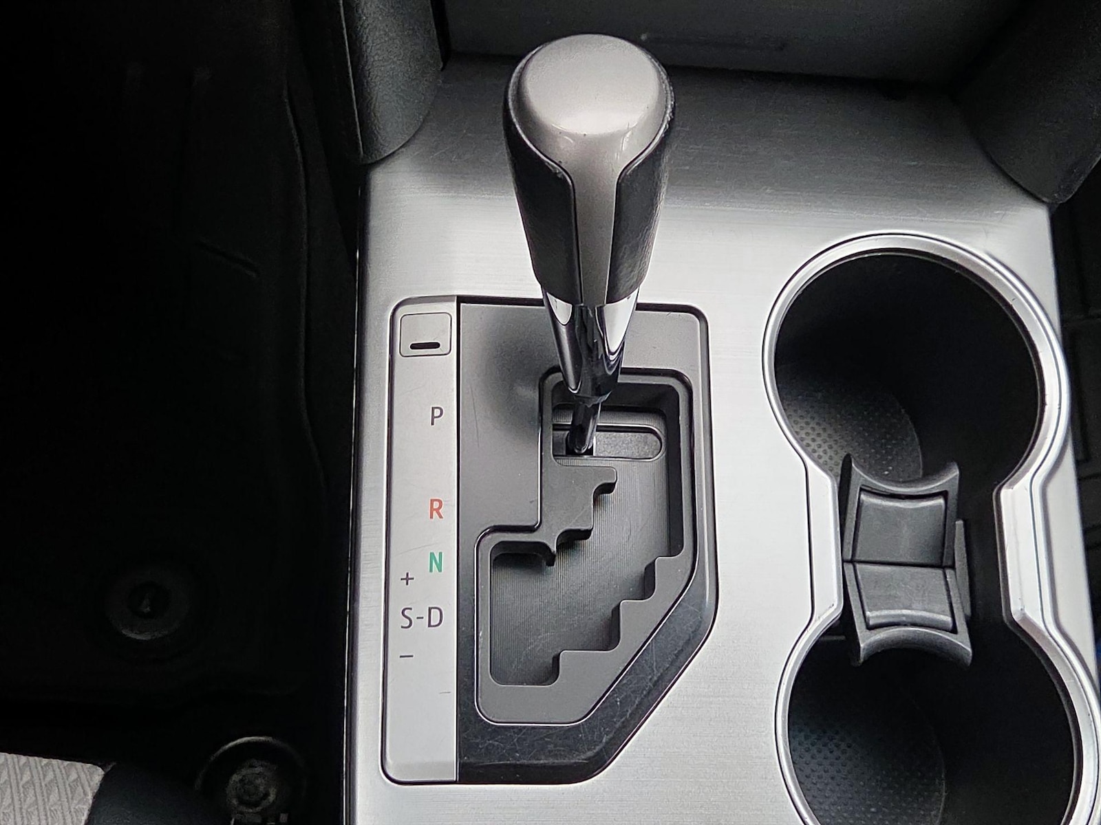 2014 Toyota Camry SE - Photo 18