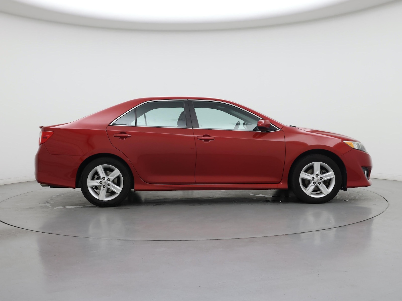 2014 Toyota Camry SE - Photo 8