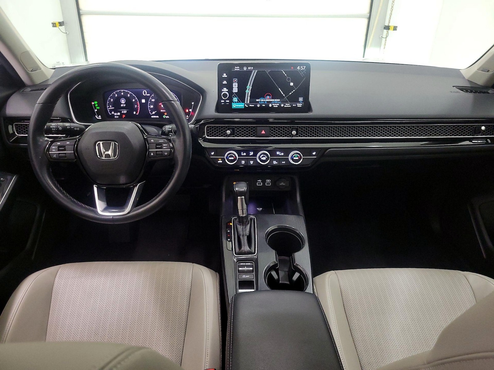 2022 Honda Civic Touring - Photo 10